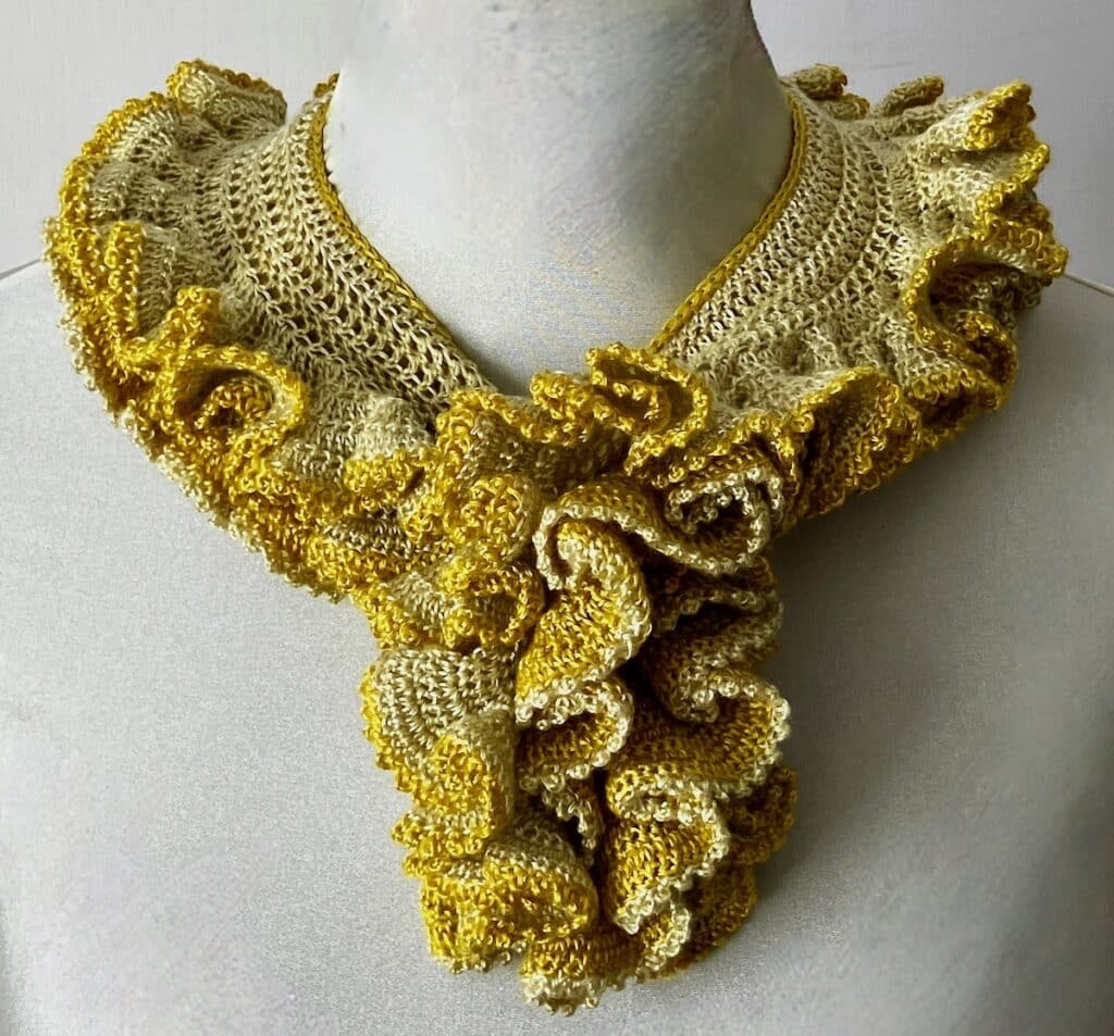 yellow (weld) frivól neck ruffle